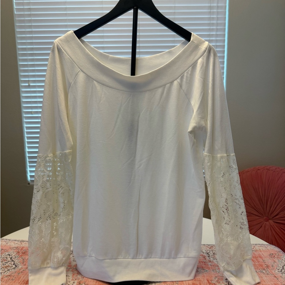 Daytrip White Lace Sleeve Sweatshirt